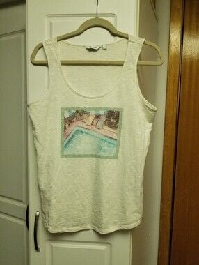 👙🌲Reitmans graphic tank top